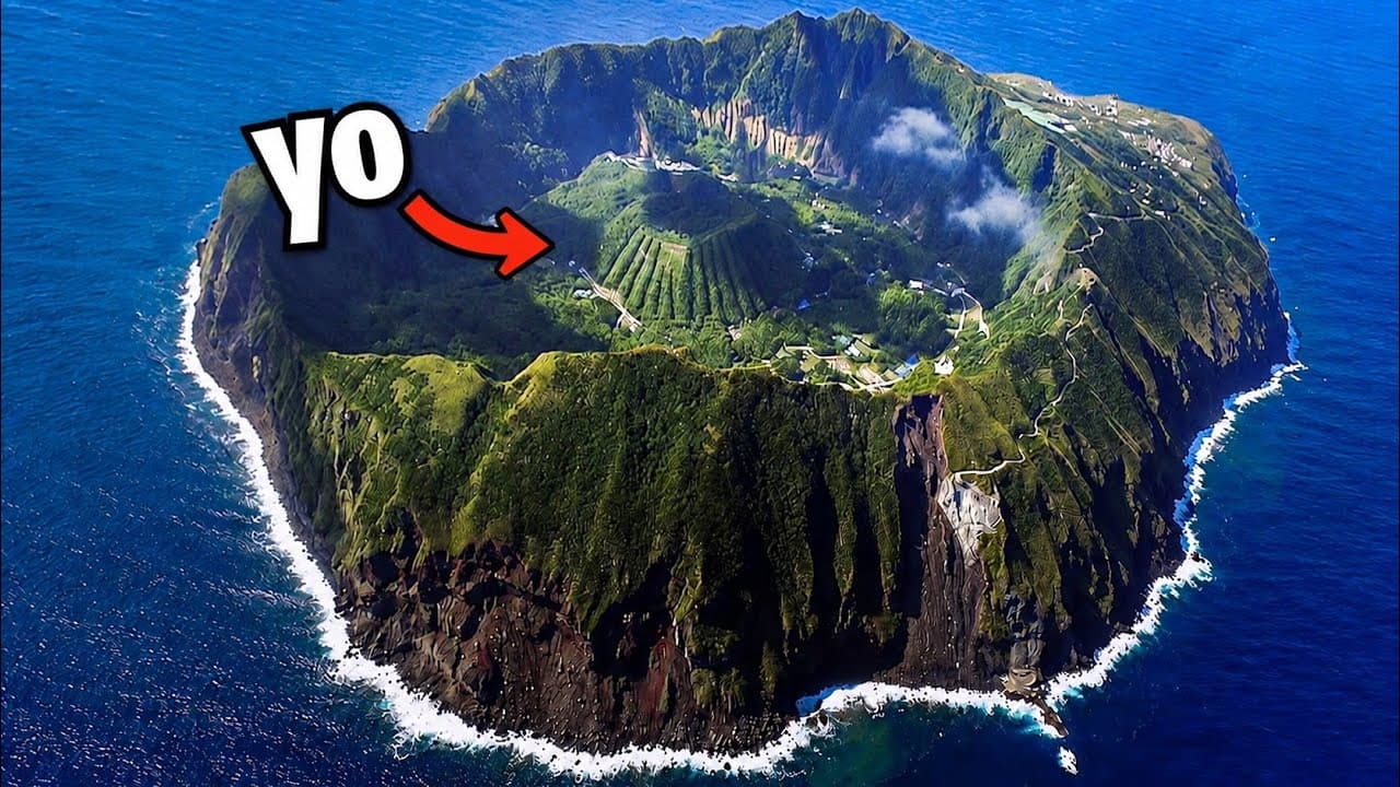 Visité la Isla Más INACCESIBLE de Japón *dentro de un Volcán Activo*