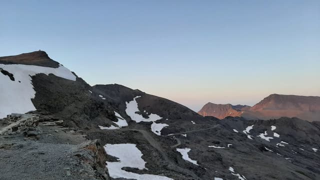 Capítulo 113 - ¡Granada! ¿Sin Granada? 🤔 - La Alpujarra, Sierra Nevada y la Costa Tropical - Descubriendo España 🇪🇦 32 - A2-B1